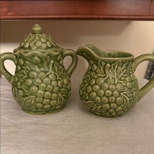 Green Grape Relief Ceramic Creamer and Sugar Set
